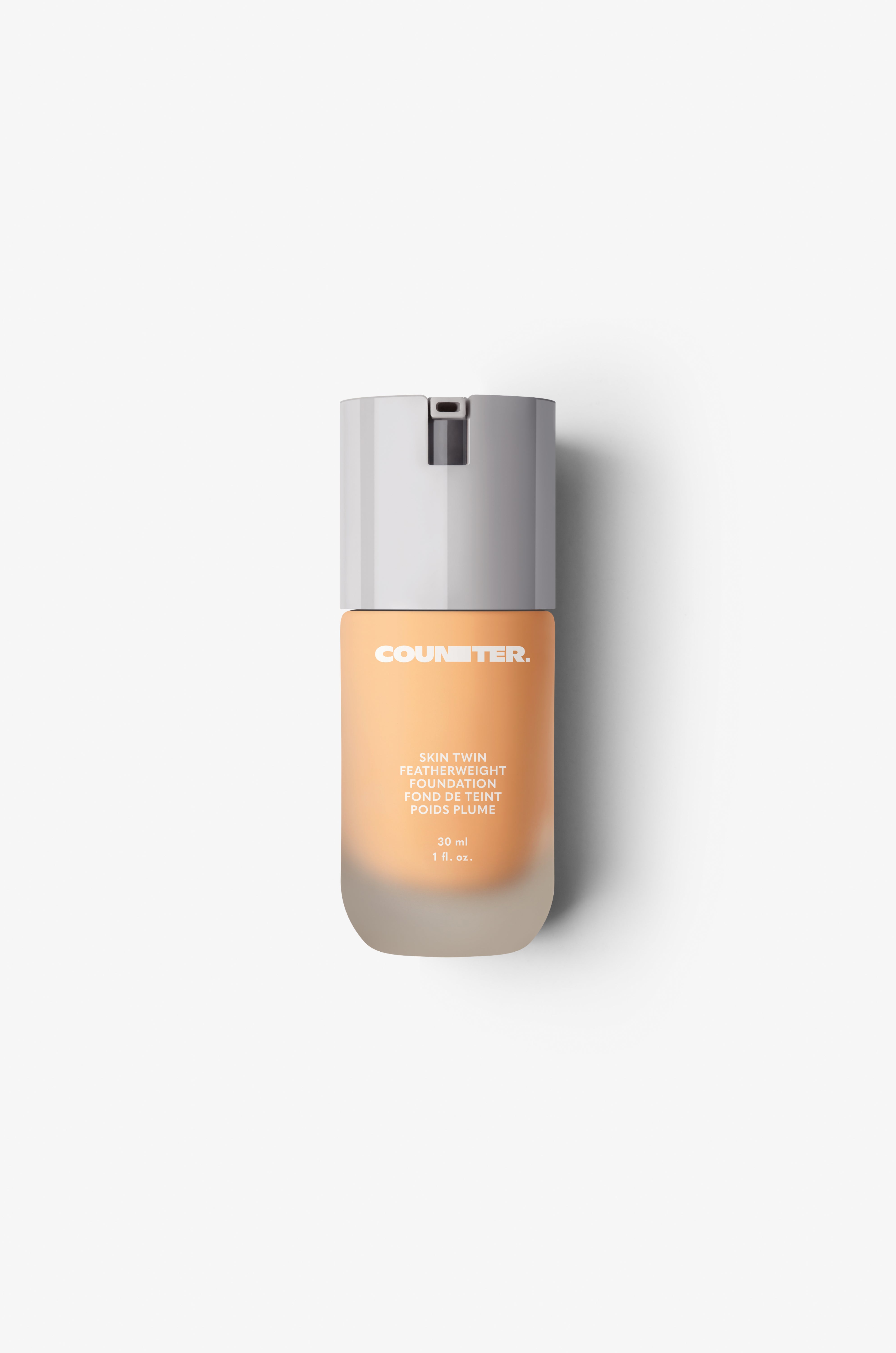 Displays the glass bottle and white lid with foundation shade 340.