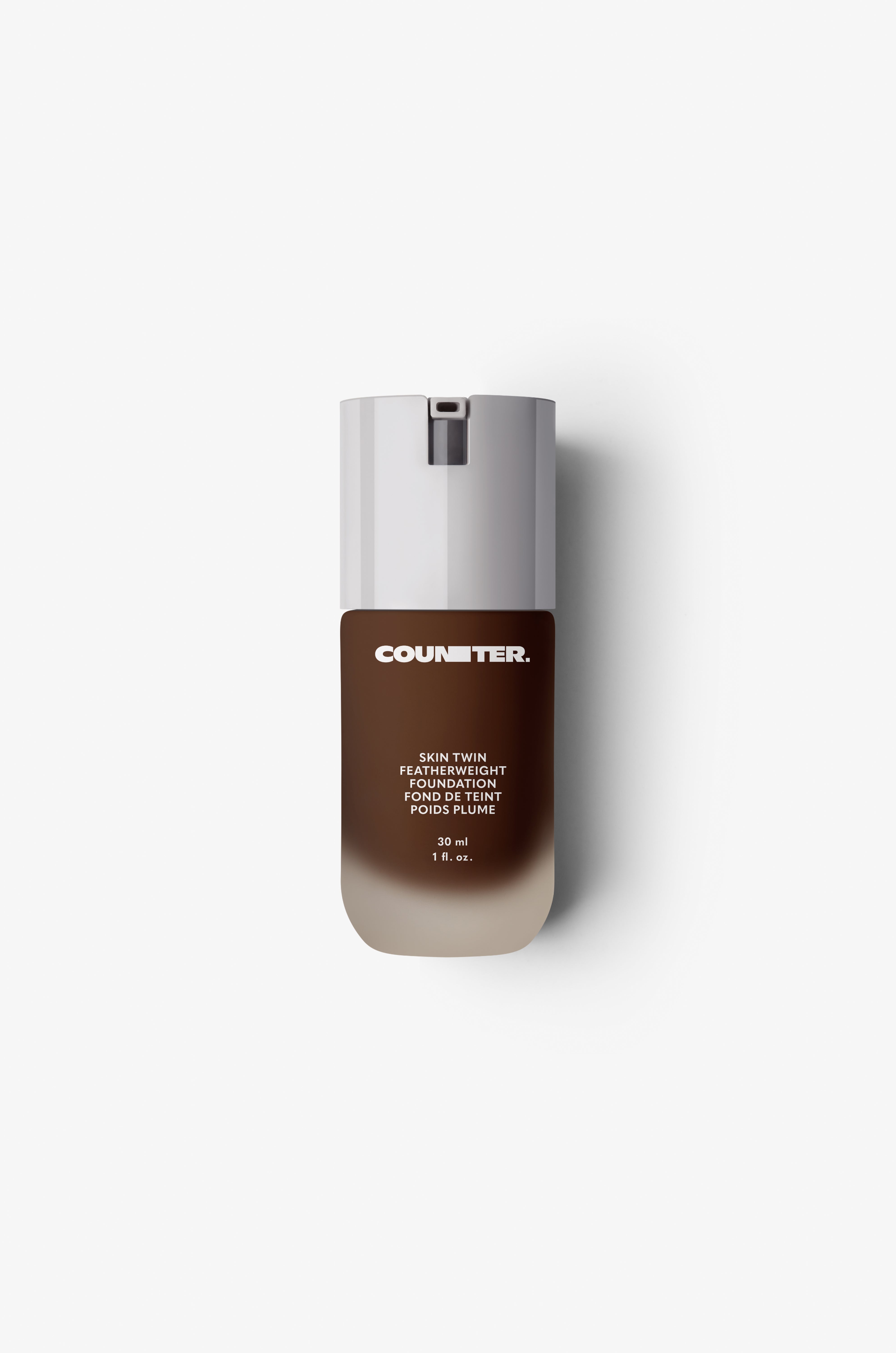 Displays the glass bottle and white lid with foundation shade 630.